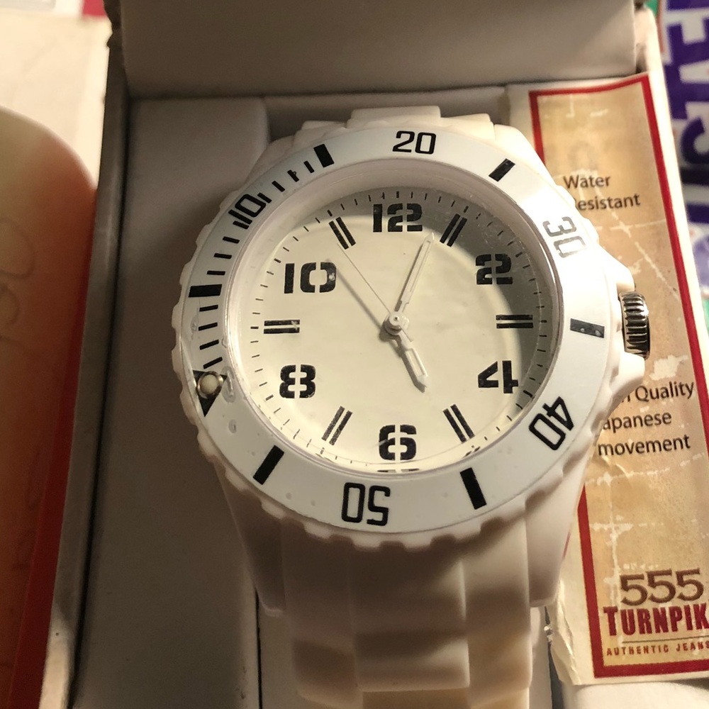555 turnpike watch $7